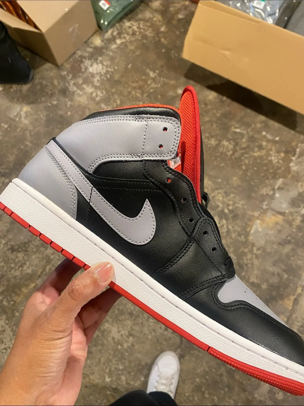 Nike Men's Air Jordan 1 Mid Black Grey Red